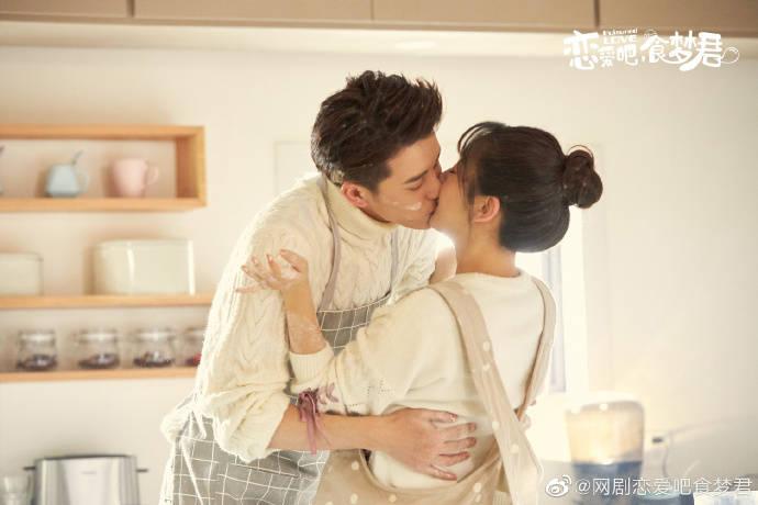 辽宁大连：首次引入冰上龙舟大赛，30支龙舟队伍上演冰上“争霸”